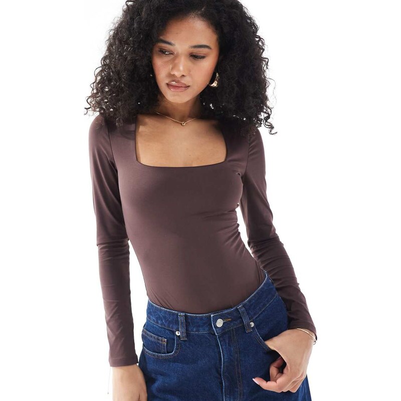 New Look long sleeve square neck bodysuit in brown 108936077