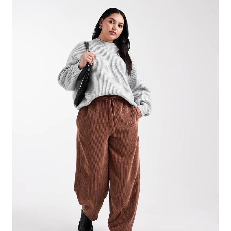 ASOS Curve ASOS DESIGN Curve pull on barrel leg cord trousers in