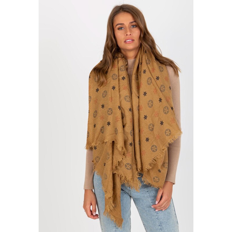 MladaModa Dámská šála se vzory model 505155 barva camel 109018777