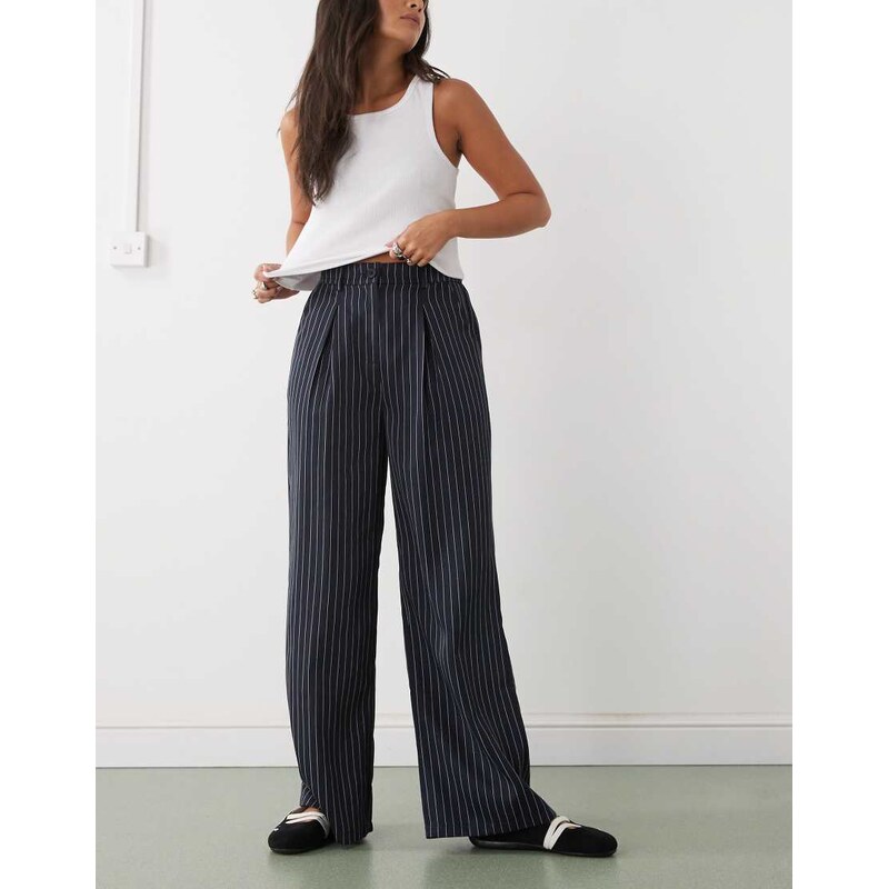 Reclaimed Vintage tailored baggy trouser in navy pinstripe-No