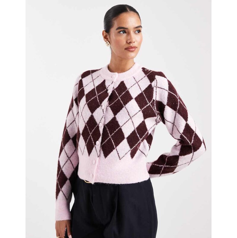 Vero Moda cropped knitted cardigan in pink and burgundy argyle check 109101650