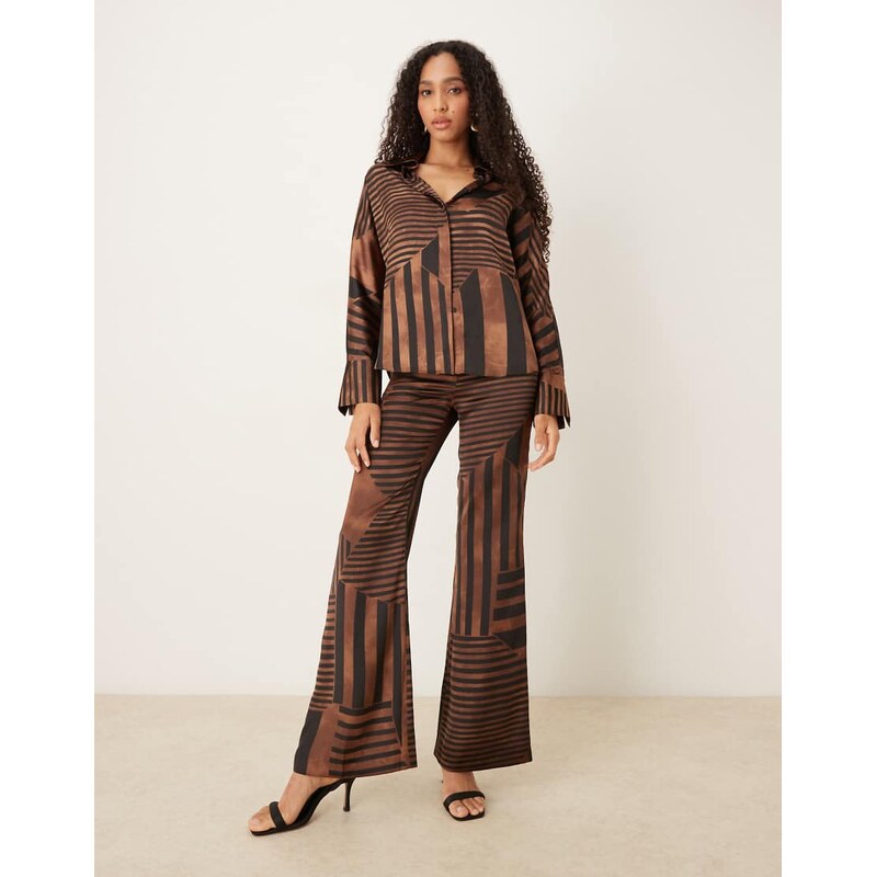 Mango satin flared trouser co-ord in brown geometric print 109109226