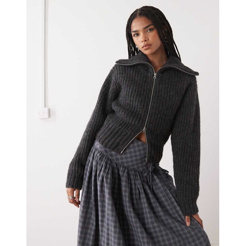 Weekday chunky rib hem zip up cardigan in off black melange