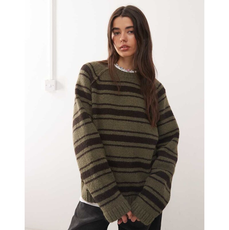 Weekday oversized jumper in slub yarn with reversed seams in dark 109138031