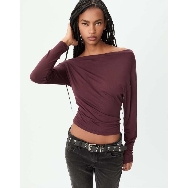 Stradivarius Asymmetrical neckline top in burgundy-Red 109127927