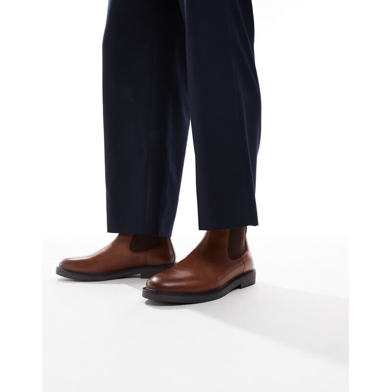 ASOS DESIGN chelsea boots in tan leather-Brown