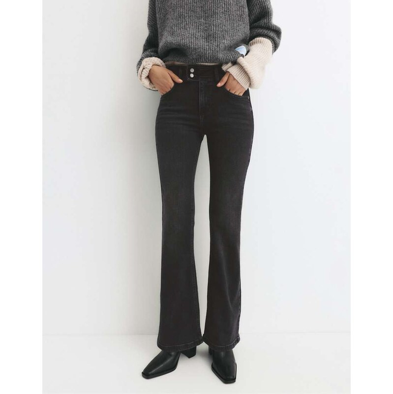 Pull&Bear Low-rise bootcut jeans in black