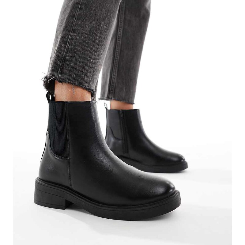 New Look Wide Fit chelsea boot in black 109476784