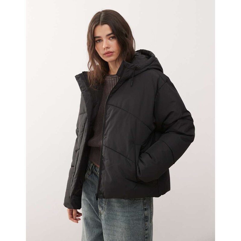 Noisy May hooded puffer jacket in black 111138668