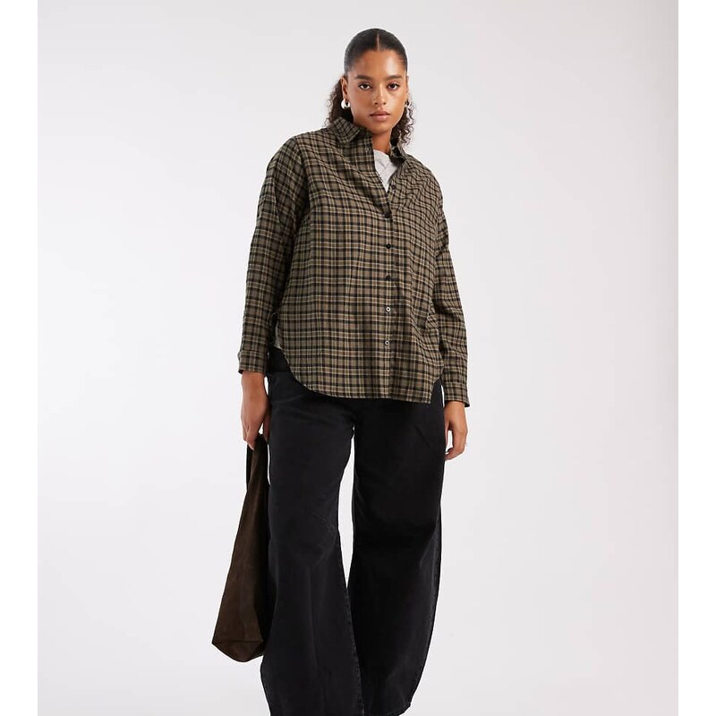 New Look Plus New Look Curve check long sleeve shirt in green pattern 109240912