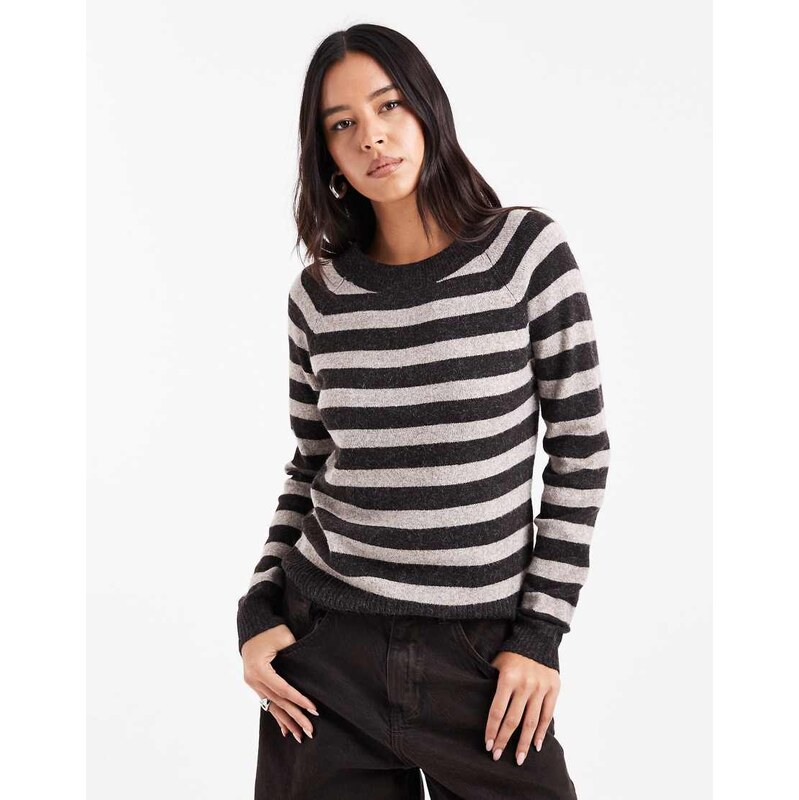 Vero Moda round neck knitted jumper in chocolate and beige melange 115515105