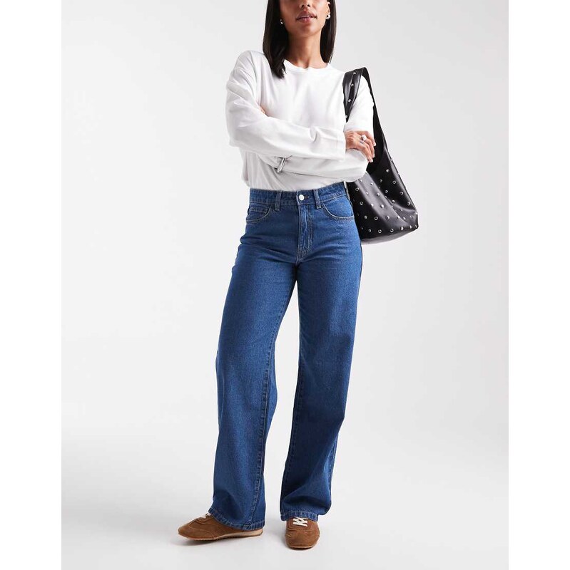 Vero Moda Kirsa mid rise straight leg jeans in medium blue wash