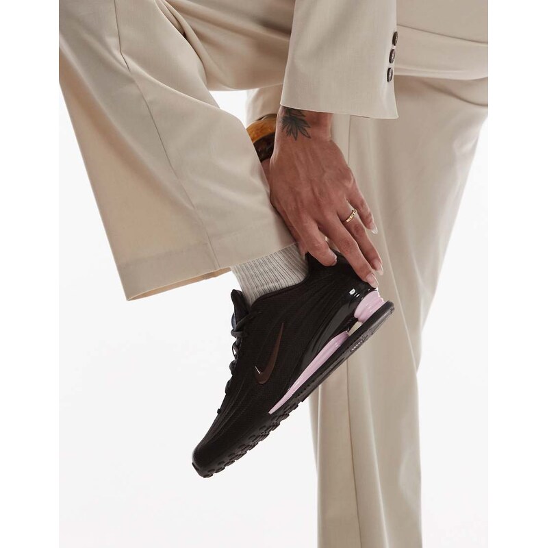 Nike Shox Z trainers in brown and pink