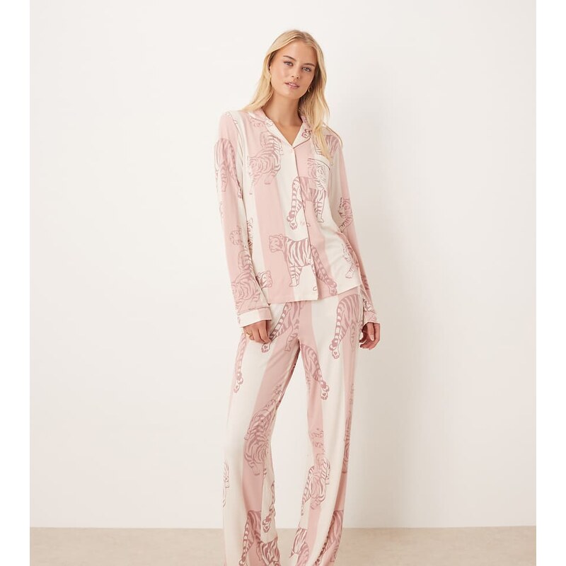 Chelsea Peers Tall poly long sleeve revere pyjama set in leopard 109566824