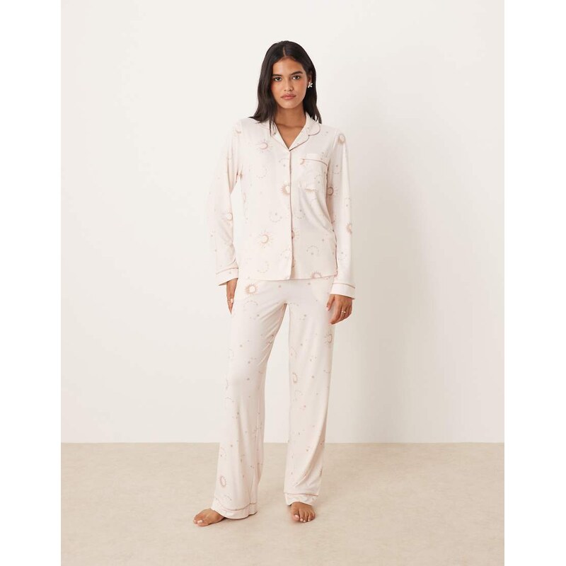 Chelsea Peers poly long sleeve revere pyjama set in tonal star print 109464240