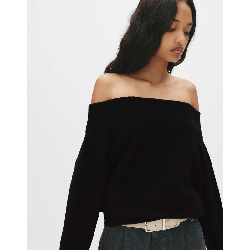 Pull&Bear Asymmetric soft knit sweater in black 109336946