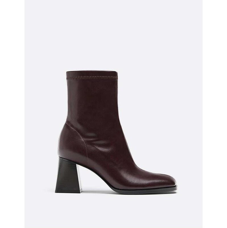 Stradivarius Wide fit. mid-heel boots with stretch legs in burgundy 109347183