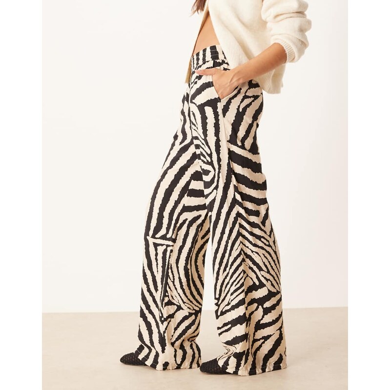 JDY wide leg trousers in zebra print-Black 111192000