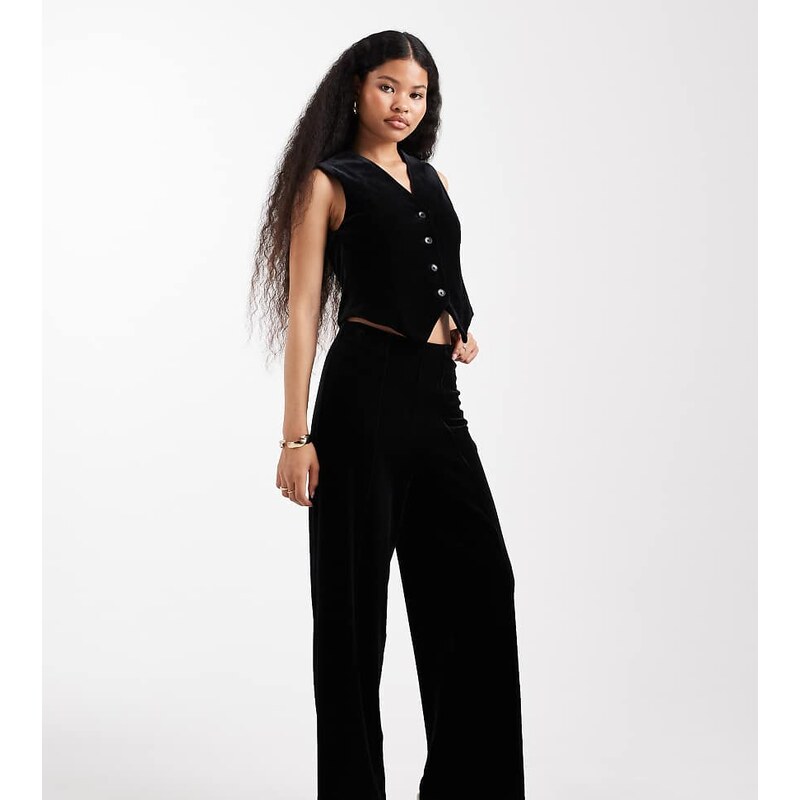 Vero Moda Petite seam front tailored velvet co-ord in black