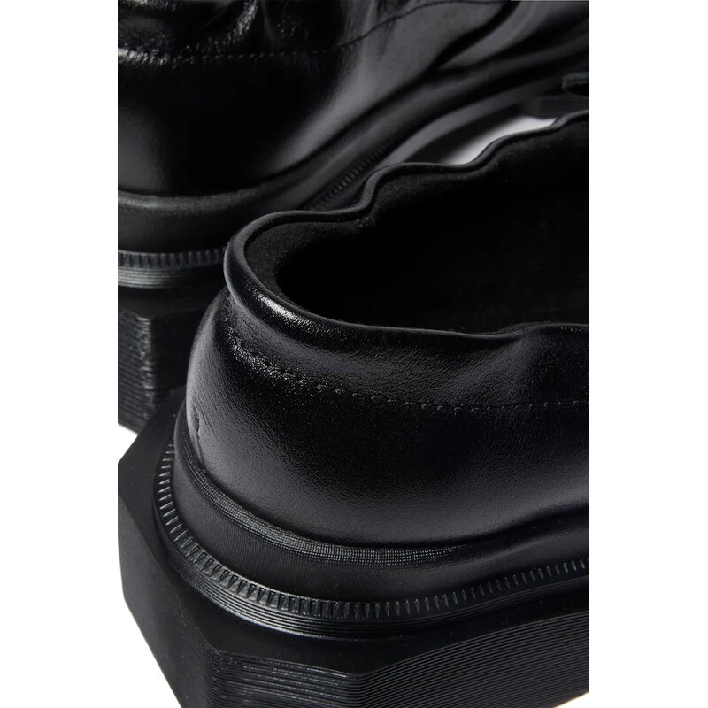 Kožené mokasíny Dr. Martens Maybole Loafer