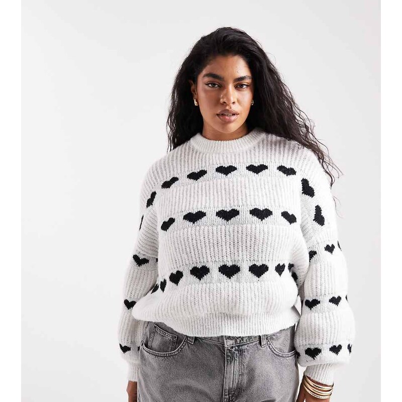 Pieces Plus Pieces Curve patterned heart knit jumper in mono-Black 109405048