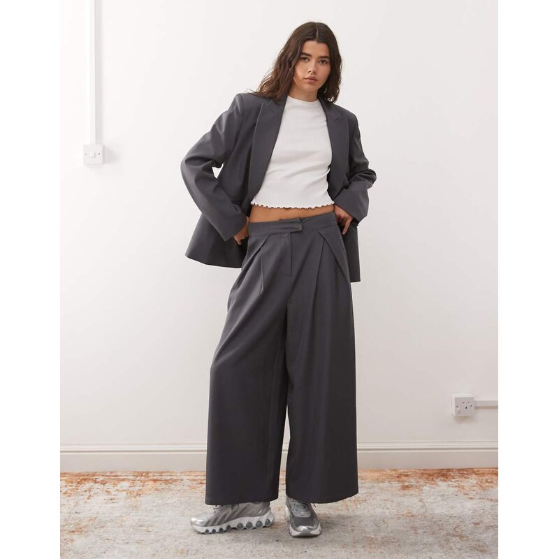 Reclaimed Vintage tailored wide leg trouser with double pleat