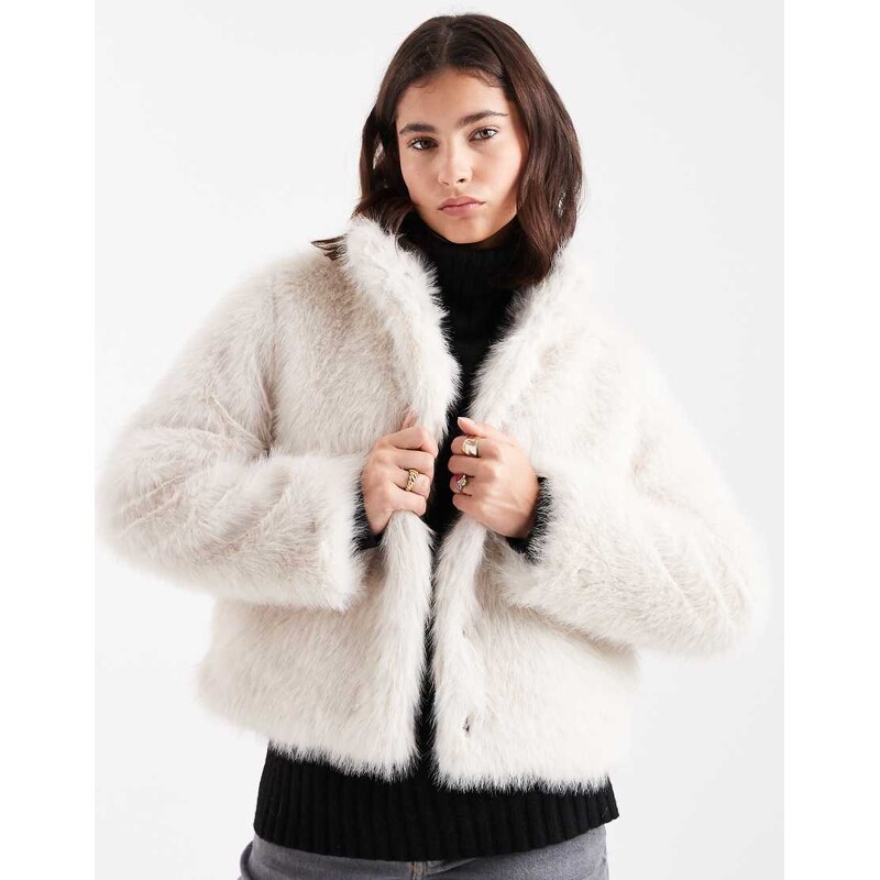 Vero Moda super soft faux fur short coat in cream-White 115515116