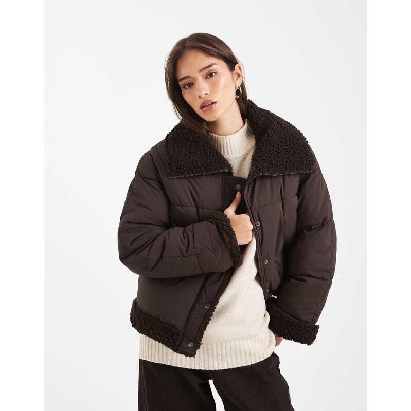 Vero Moda short puffer jacket with borg trim in chocolate-White 109821435