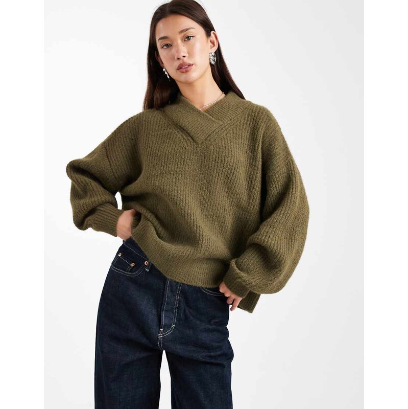 ASOS DESIGN v neck jumper in green - MGREEN