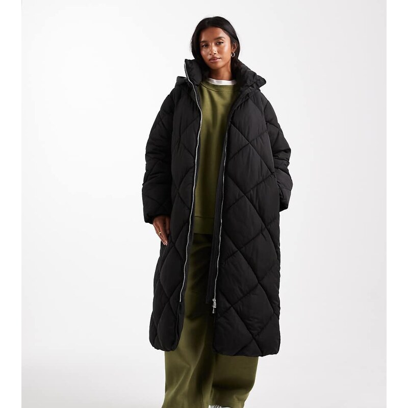 Miss Selfridge Petite quilted hooded maxi puffer coat in black