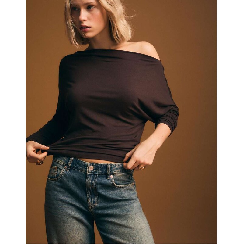 Stradivarius Asymmetric modal t-shirt in brown 109452744