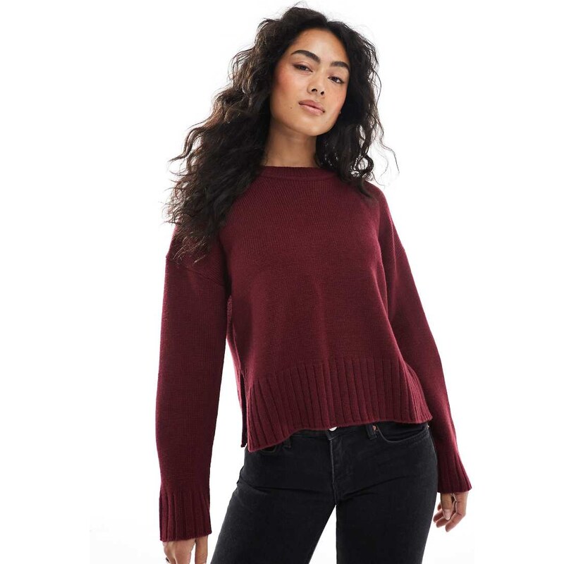 Brave Soul crew neck jumper with side split in burgundy-Red