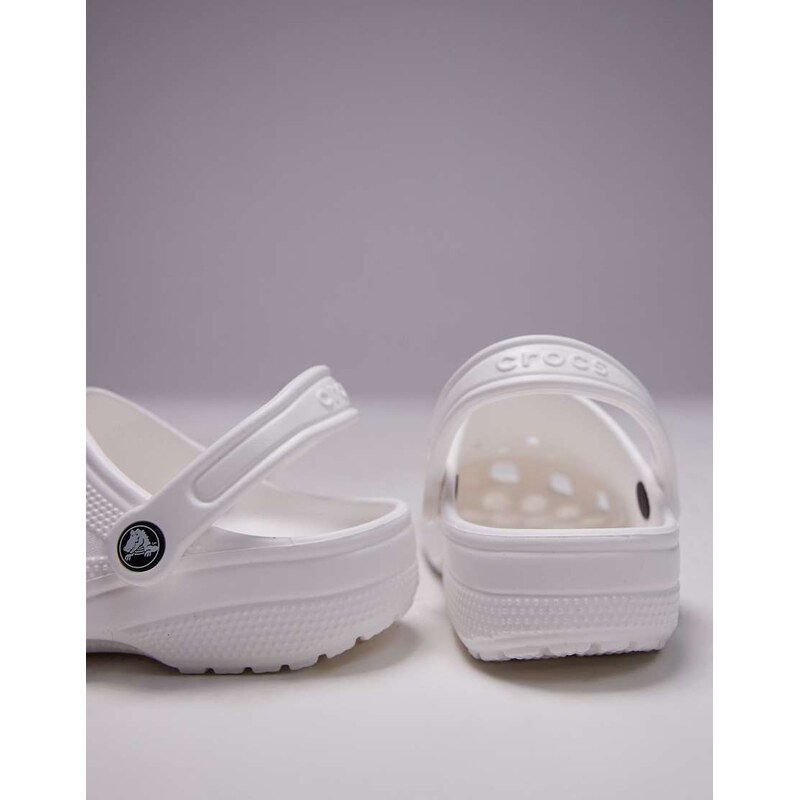 Crocs Unisex classic clogs in white