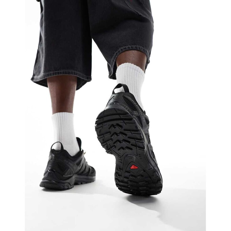 Salomon XA Pro 3D trainers in black