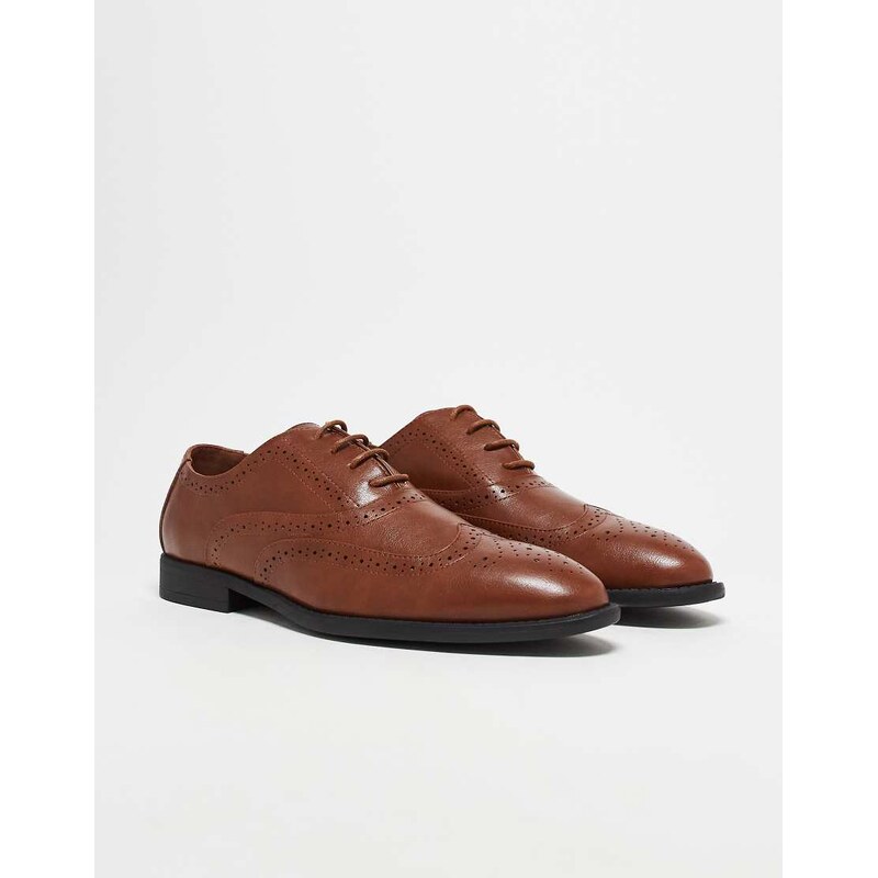 ASOS DESIGN lace up brogue shoes in tan-Brown