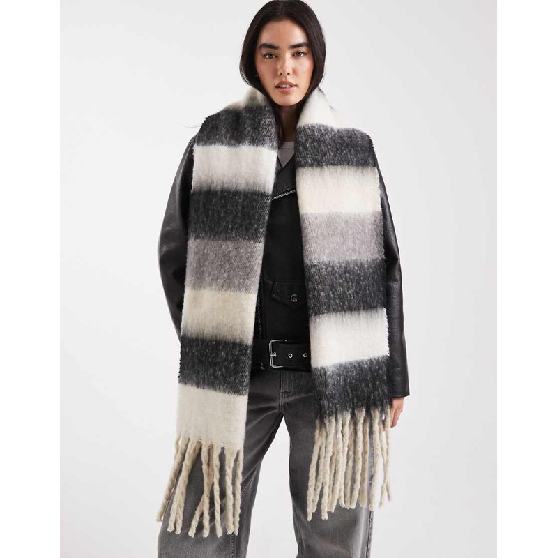 Threadbare blanket scarf in grey and white stripe