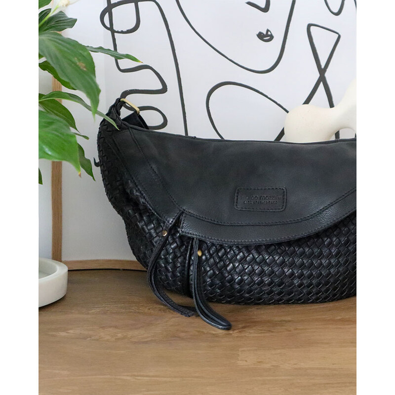 MARCO MAZZINI Černá kožená crossbody taška/ledvinka 95456841