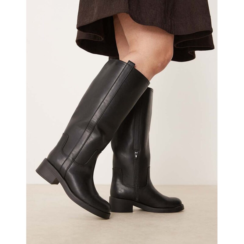 ASOS DESIGN Curve Conan pull on chunky boots in black