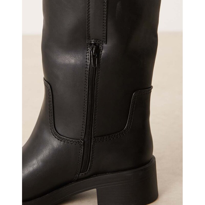 ASOS DESIGN Curve Conan pull on chunky boots in black