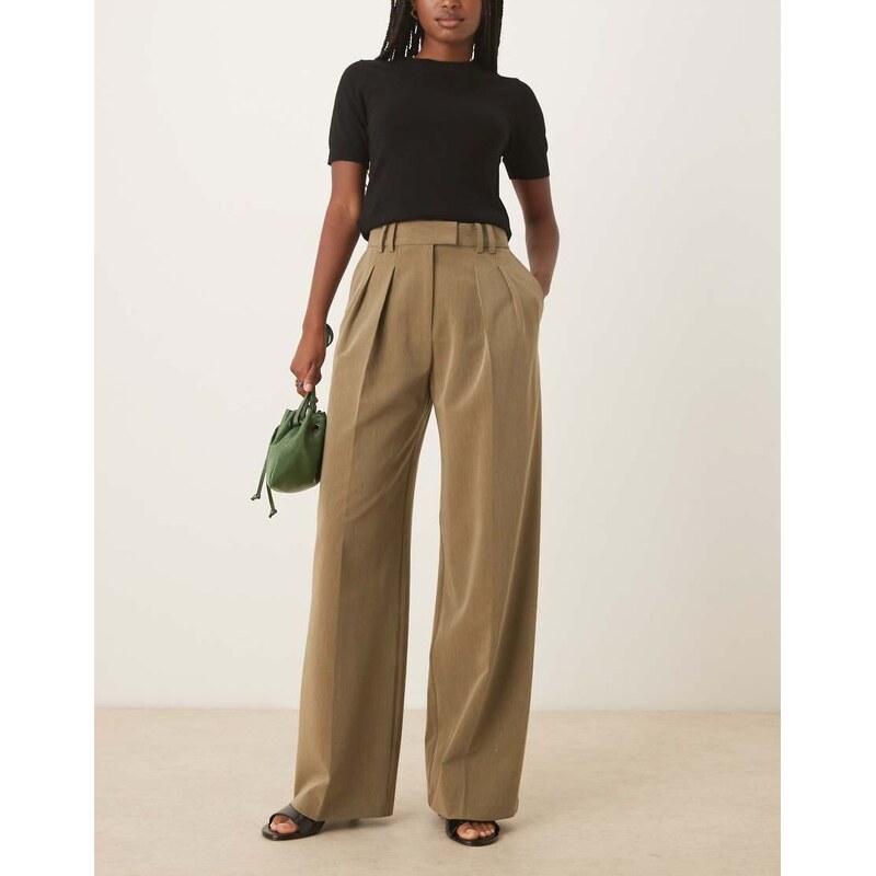 ASOS DESIGN tailored wide leg trousers with pleat detail in