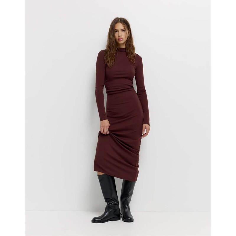 Pull&Bear Gathered midi dress in burgundy