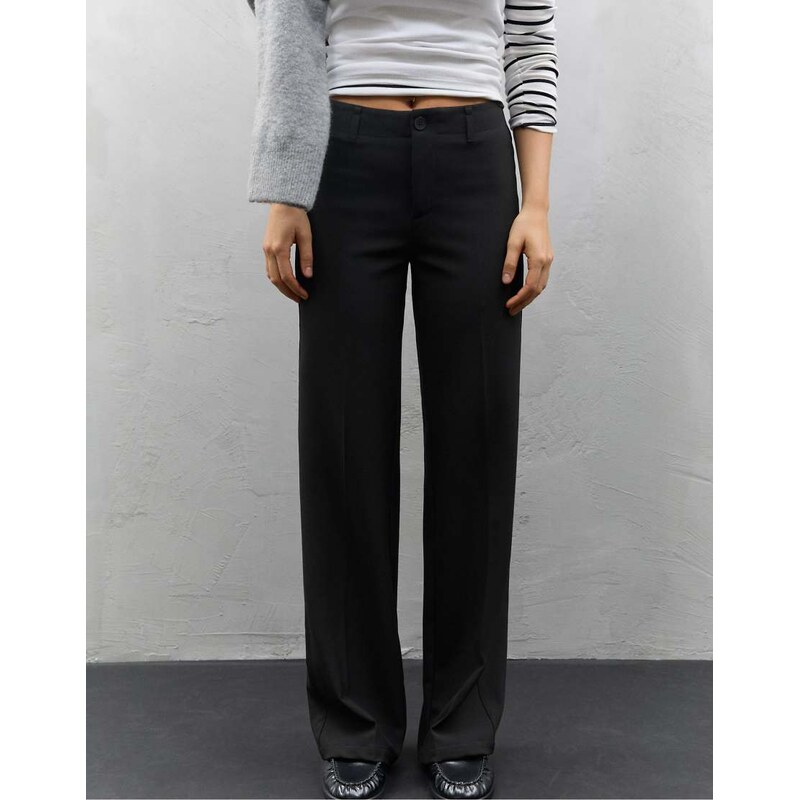 Stradivarius Smart slim fit straight-leg trousers in black