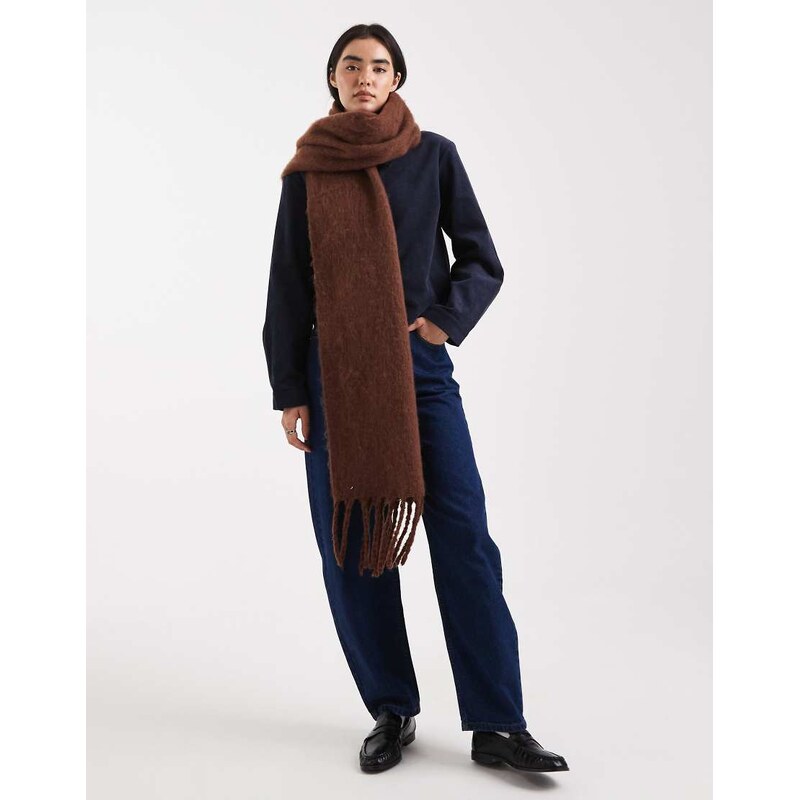 Threadbare chunky blanket scarf in chocolate brown 109527480