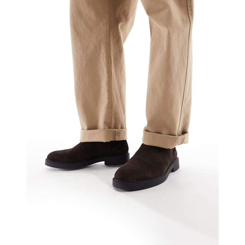 schuh Dice round toe chelsea boots in suede chocolate-Brown