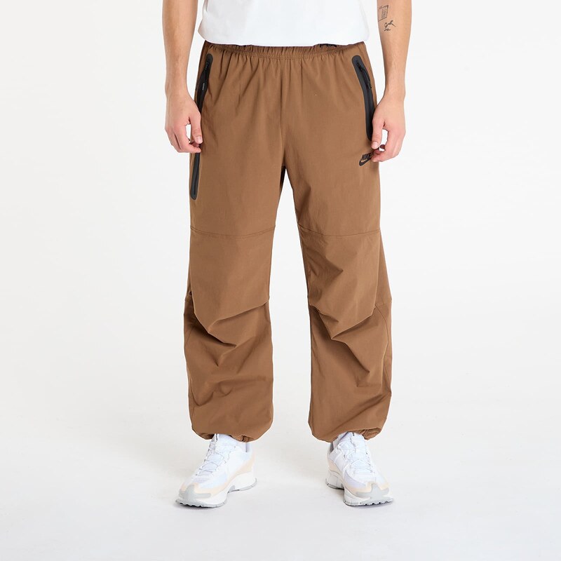 Kalhoty Nike Tech Mens Woven Oversized Pants Mosswood Brown/