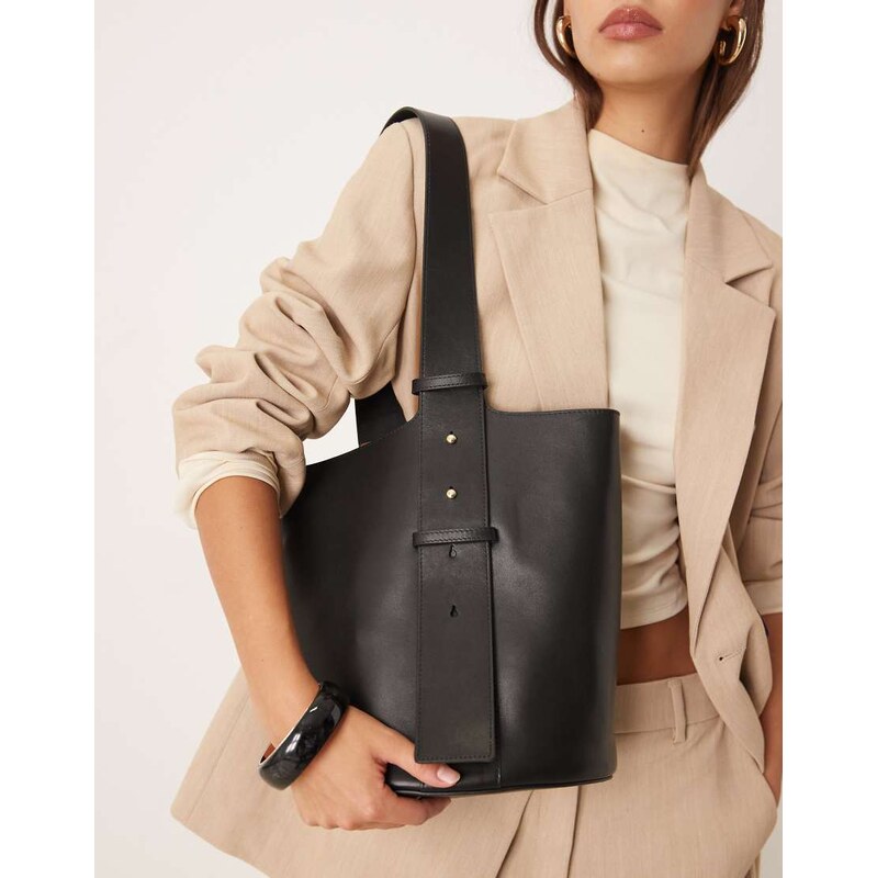 Mango 100% leather bucket shoulder bag in black 109589046