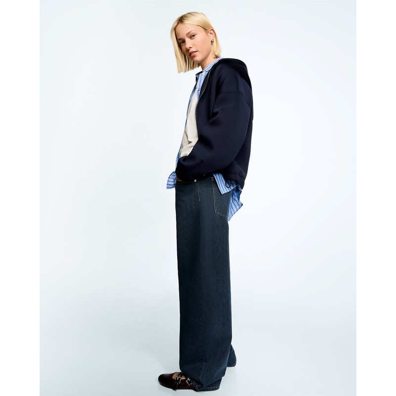 Bershka barrel jeans in blue-Navy 115730571
