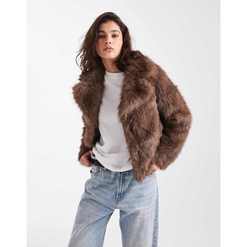 New Look cropped faux fur jacket in mid brown