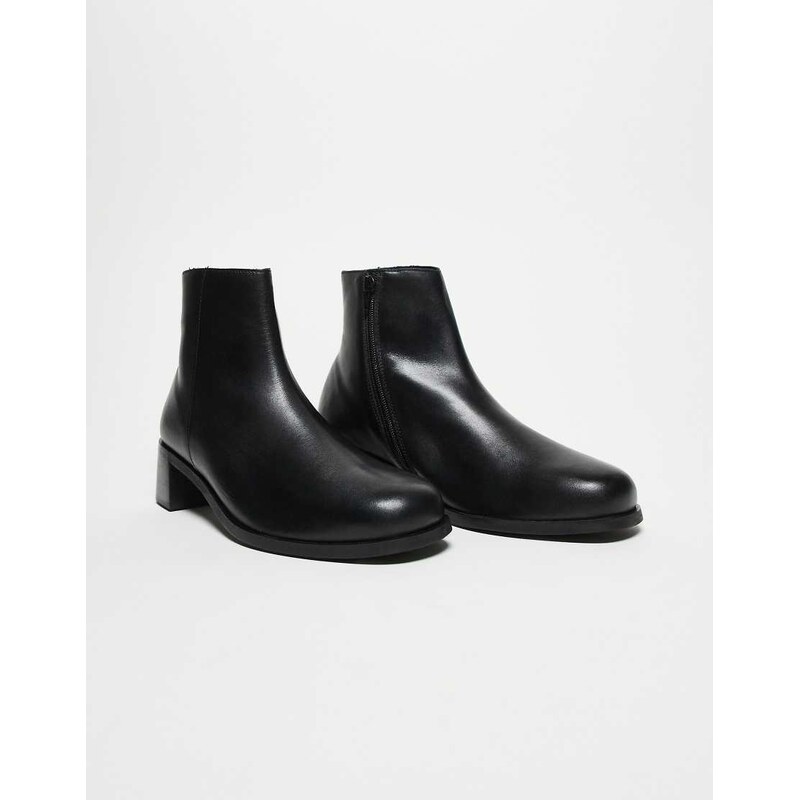 ASOS DESIGN heeled chelsea boot in black leather with inside zip