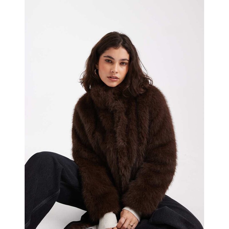 Vero Moda super soft faux fur short coat in chocolate-Brown 115515115
